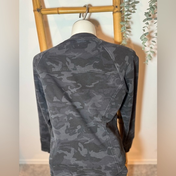 Lululemon Scuba Crew - Size 4 - Picture 4 of 6